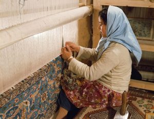 vertical-area-rug-weaving-looms-nazmiyal-300x232